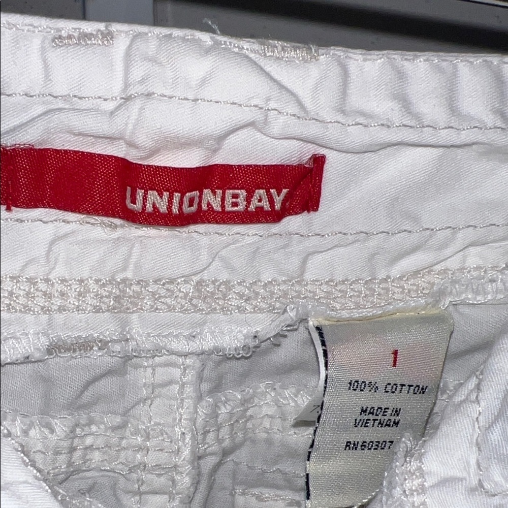 UNIONBAY Women's White Cargo Shorts - Picture 4 of 7